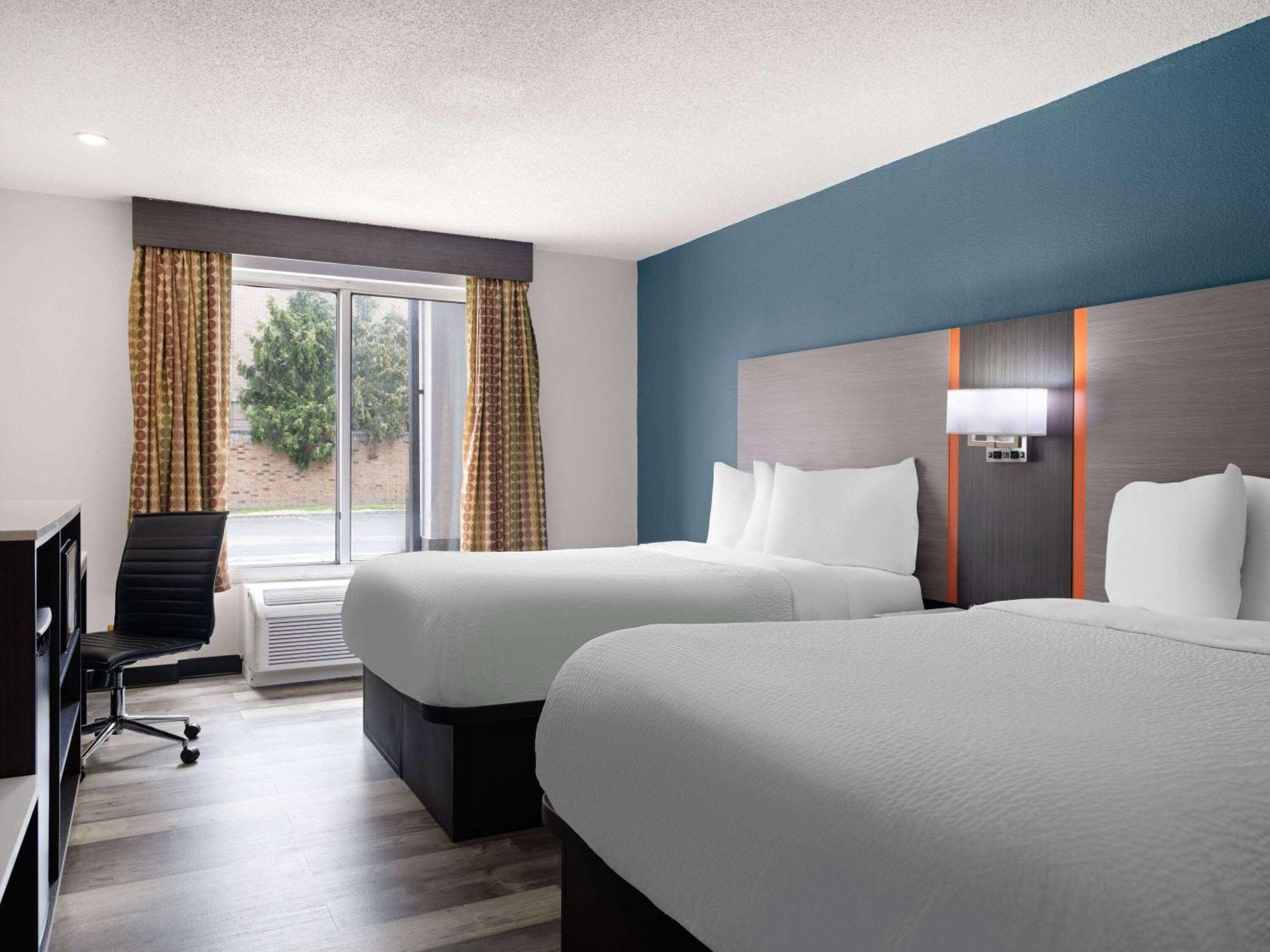 Hotel Baymont By Wyndham Indianapolis East Exterior foto
